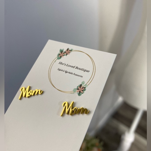 NWT 18K Gold Plated Stainless Steel Mom, Mother's Day Stud Earrings - Picture 4 of 4